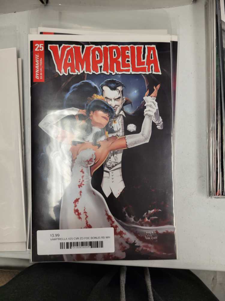 Vampirella Virgin Variant Dynamite Dynamite Entertainment  magazine collectible [Barcode 725130282132] - Main Image 2