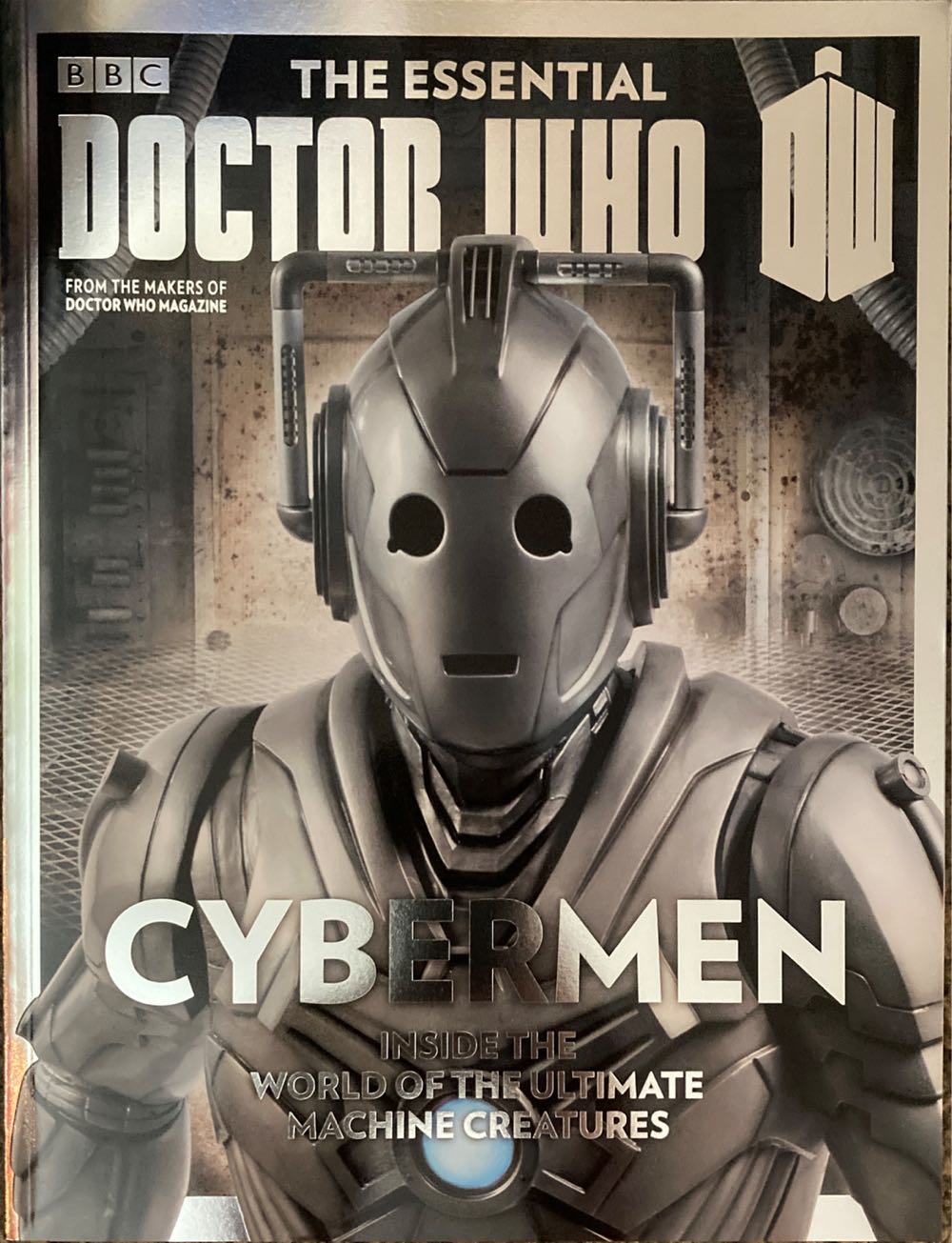 Essential Doctor Who Cybermen  (March) magazine collectible - Main Image 1