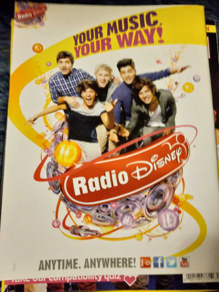 People Special Edition One Direction  (June) magazine collectible [Barcode 072440101234] - Main Image 2