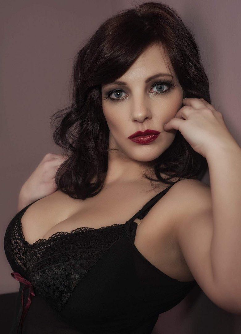 Femme Fatales   (September) magazine collectible - Main Image 2