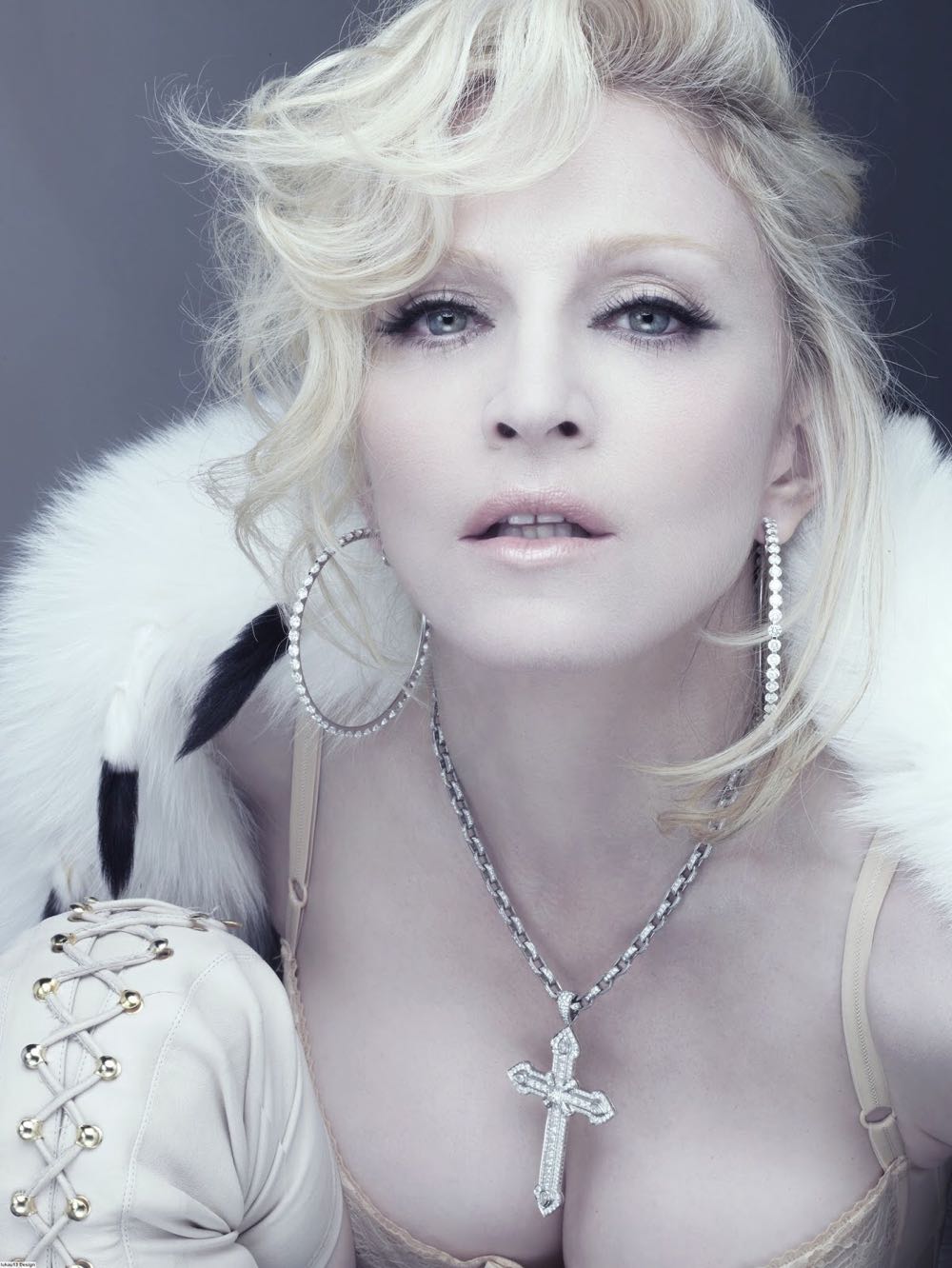 Femme Fatales   (December) magazine collectible - Main Image 3