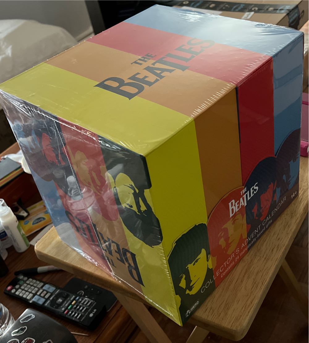 The Beatles Collector’s Advent Calendar  magazine collectible - Main Image 2