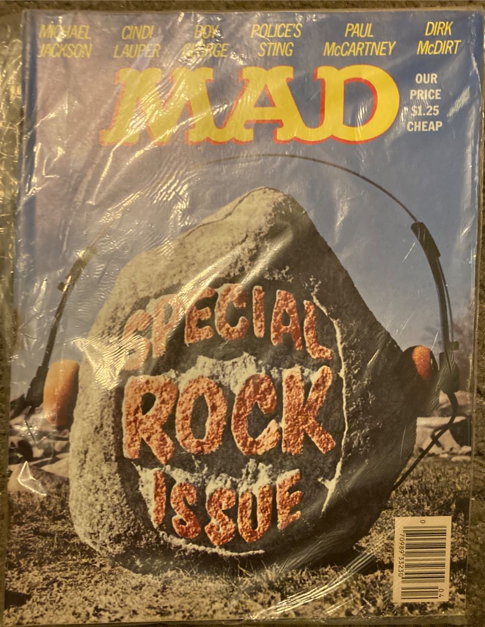 Mad Magazine  (April) magazine collectible [Barcode 07098933230004] - Main Image 1