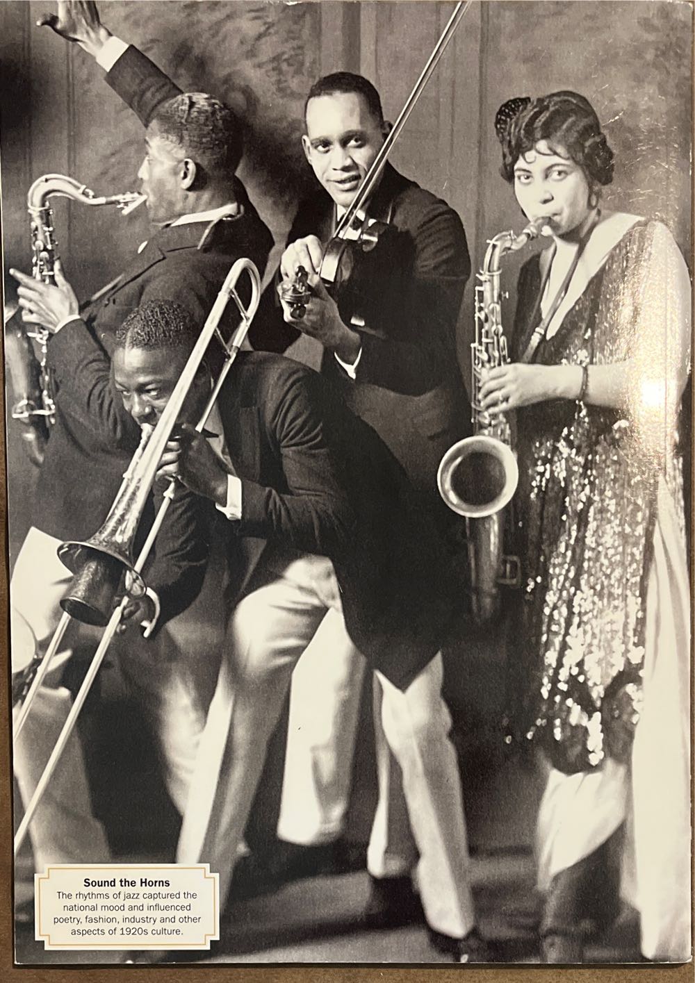 Life Explores  (May) magazine collectible [Barcode 070989105928] - Main Image 2