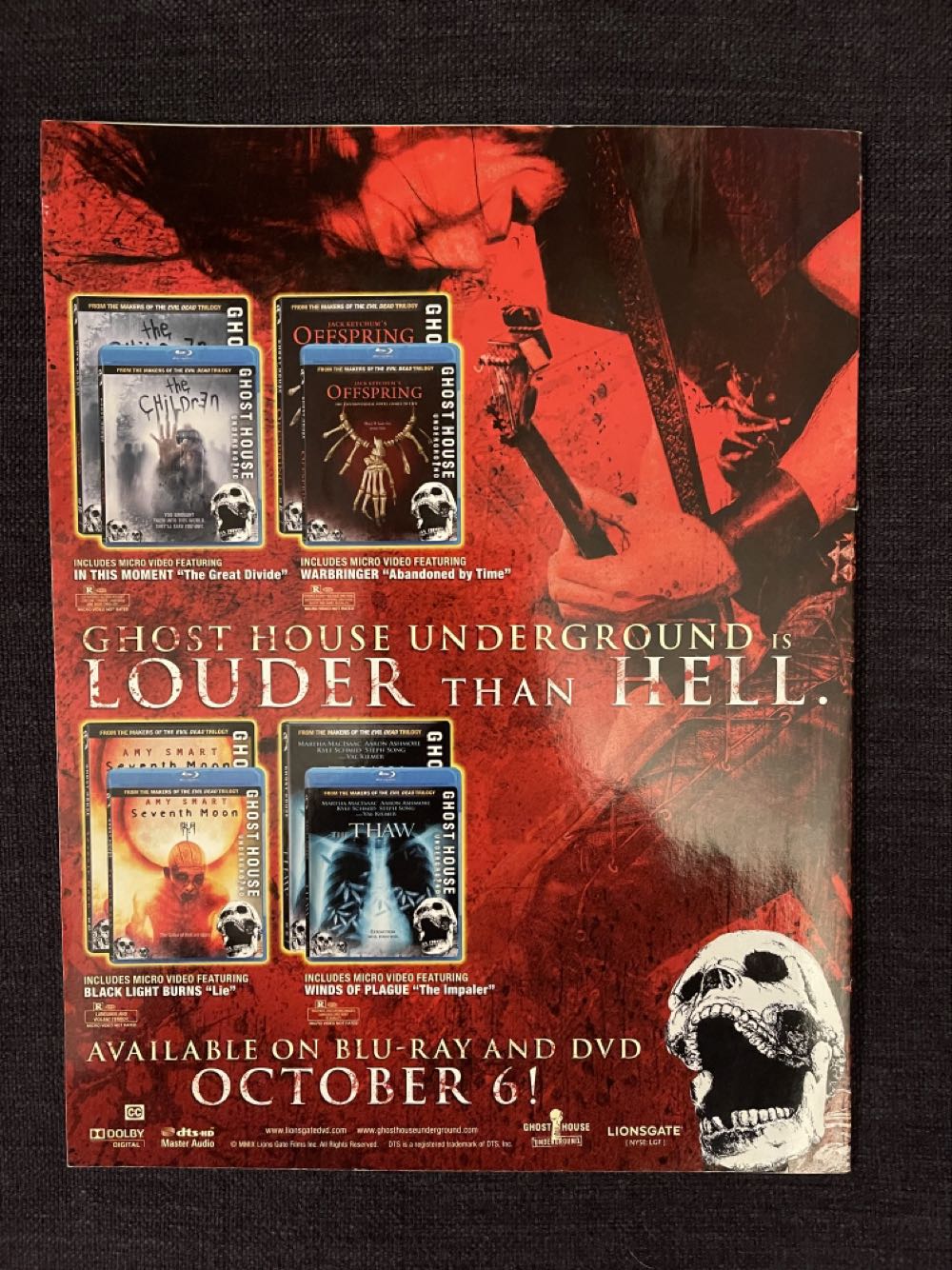 Revolver  (October) magazine collectible [Barcode 07099238745811] - Main Image 2