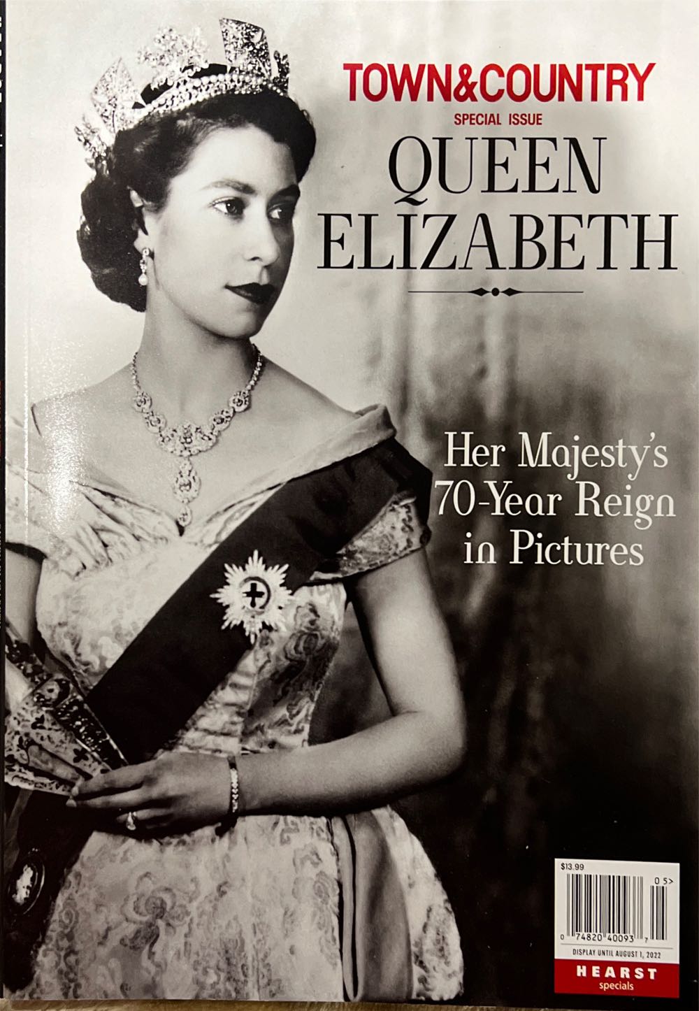 Town And Country Queen Elizabeth II  magazine collectible [Barcode 07482040093705] - Main Image 1