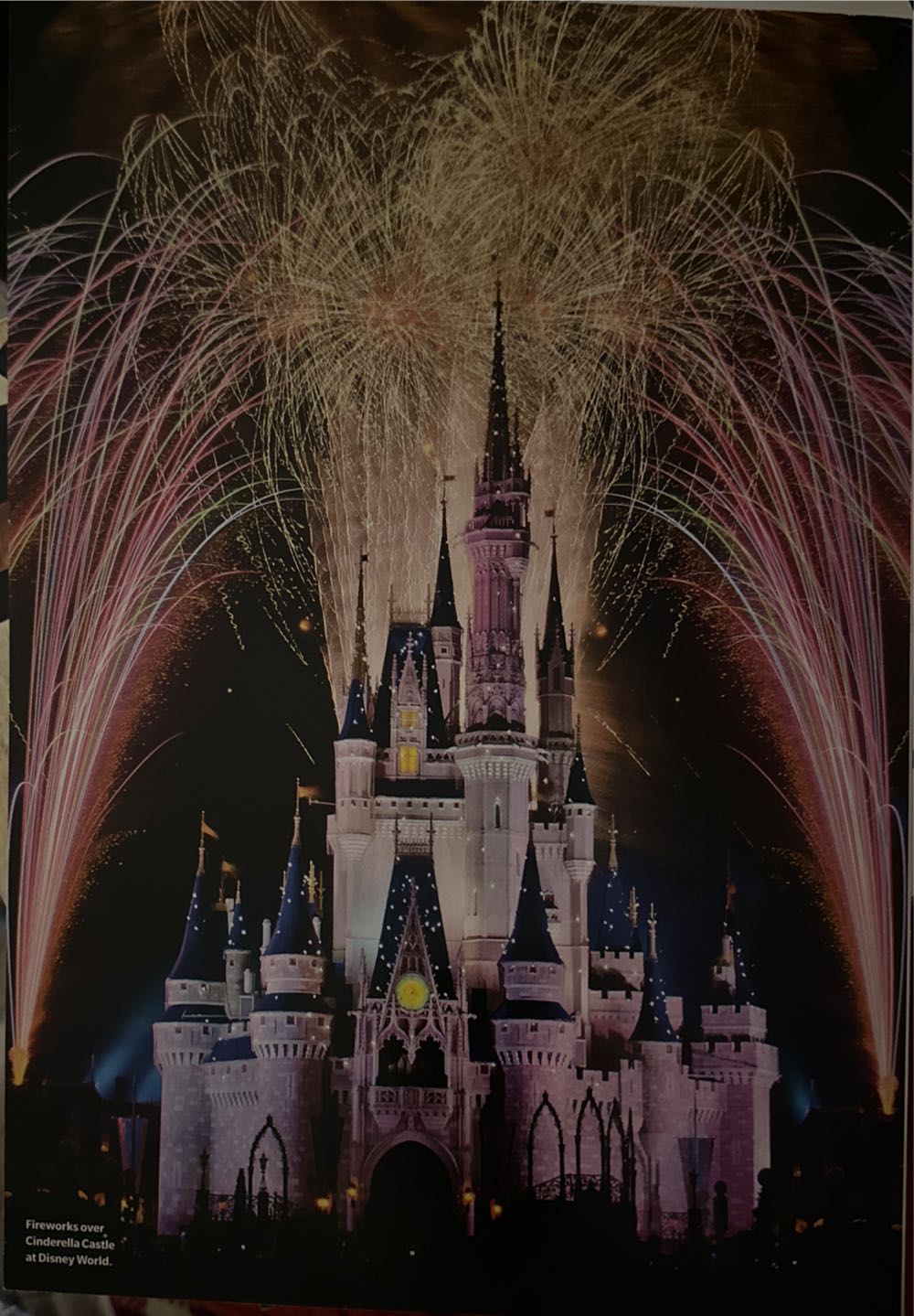 Walt Disney  (January) magazine collectible [Barcode 07098910311527] - Main Image 2