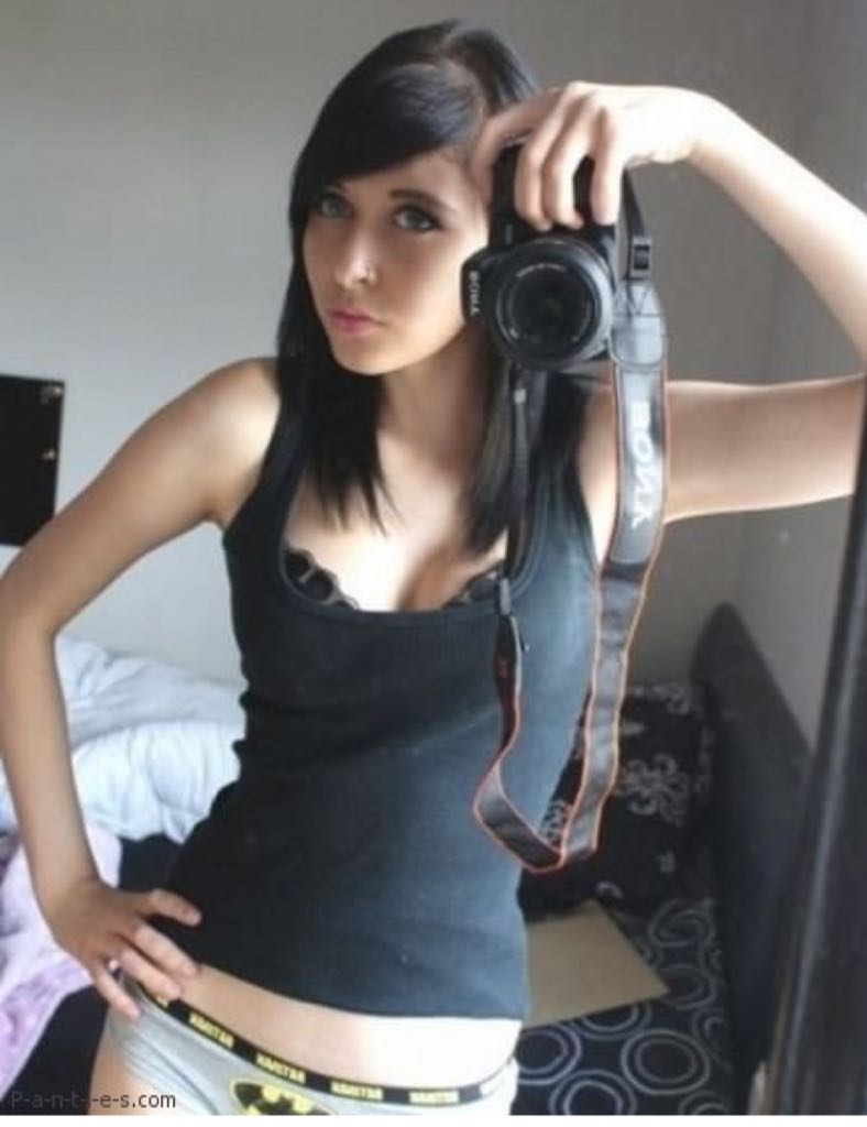 XTC Hungry Panties  magazine collectible - Main Image 2