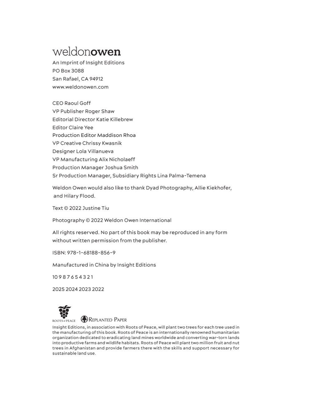 Crochet Amigurumi for Every Occasion 21 Easy Projects to Celebrate Life’s Happy Moments by Justine Tiu  (October) magazine collectible - Main Image 2