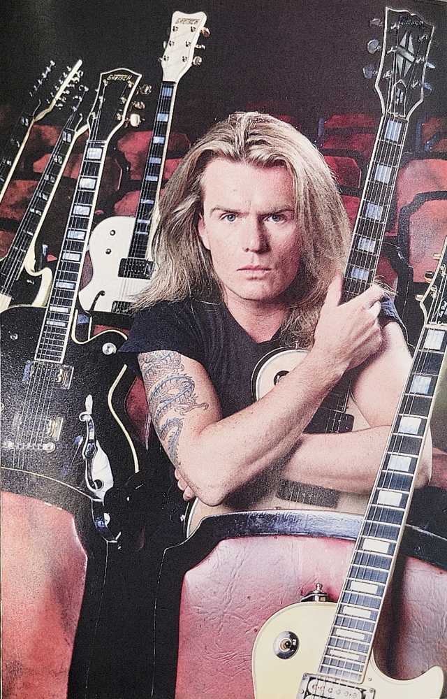 Guitar World  (October) magazine collectible - Main Image 2