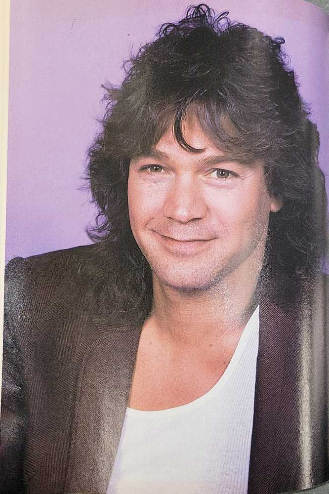 Guitar World  (November) magazine collectible - Main Image 3