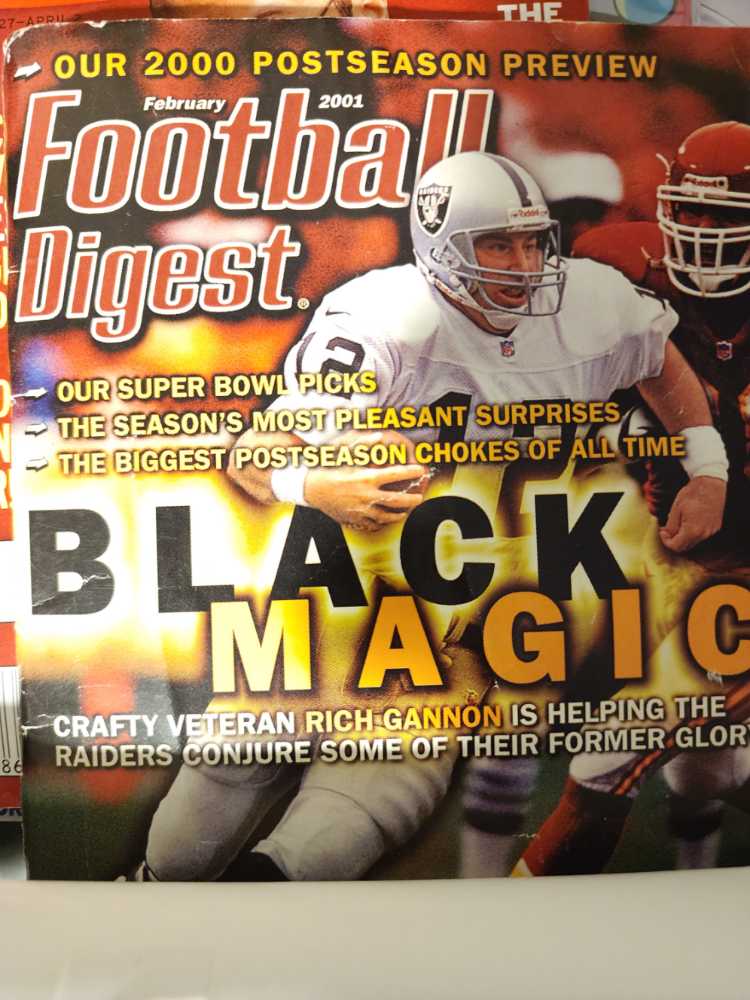 Football Digest  (February) magazine collectible [Barcode 07148602163602] - Main Image 1