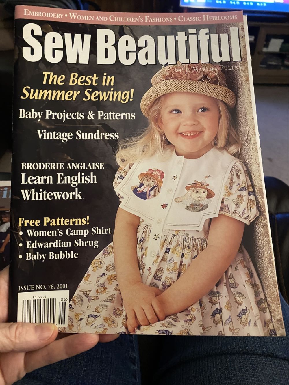 Glow - Vol. 44 - No. 2 - April 2023