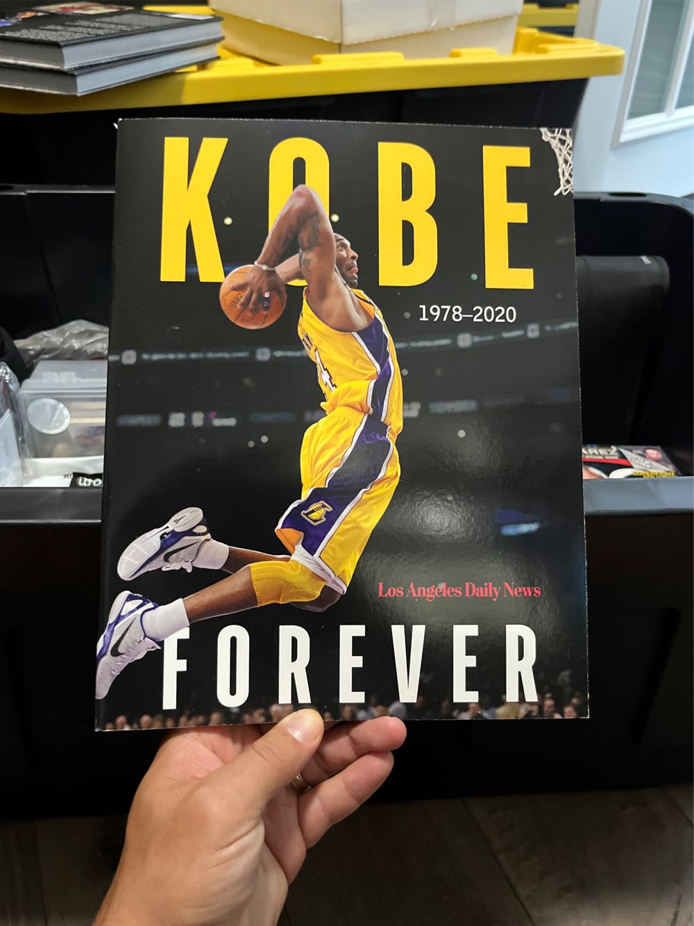 Los Ángeles Daily News Kobe Forever  magazine collectible [Barcode 978162937850351595] - Main Image 1