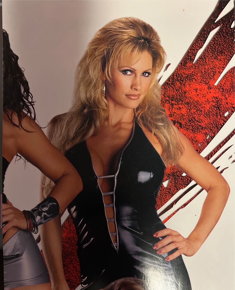 WWE Raw  magazine collectible [Barcode 07224647481550] - Main Image 2