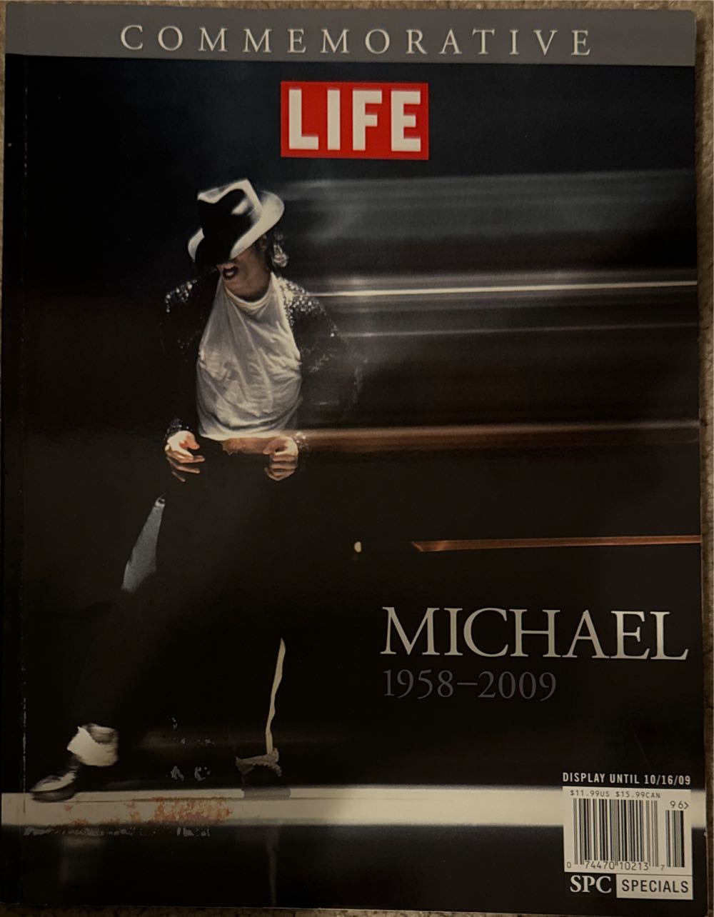 Life Commemorative Michael Jackson  (September) magazine collectible [Barcode 07447010213786] - Main Image 1