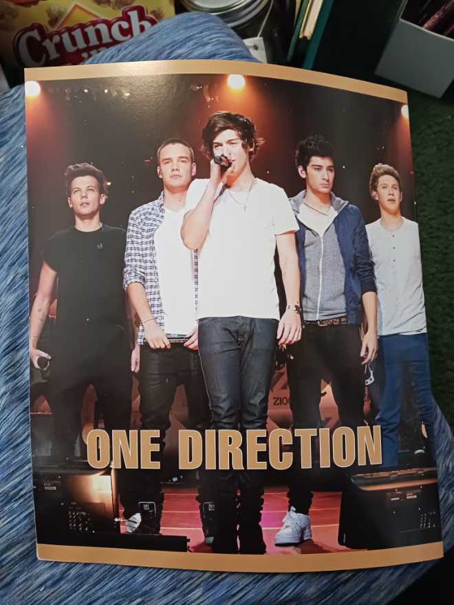Life Story-One Direction  (April) magazine collectible [Barcode 071896461756] - Main Image 2