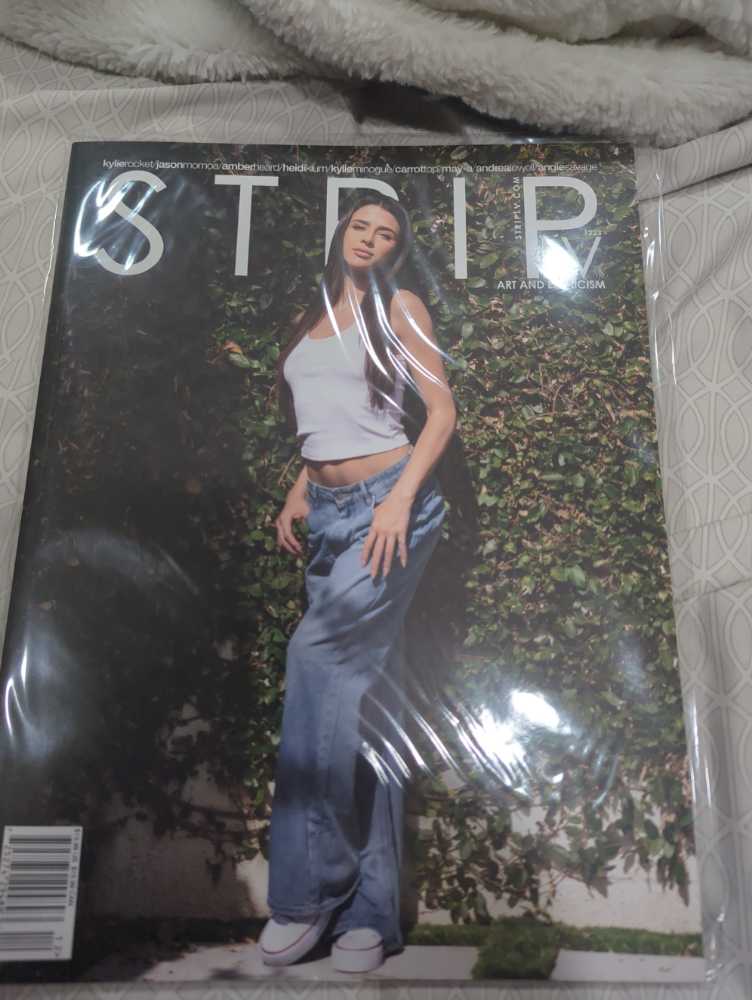 Lv Strip  (January) magazine collectible [Barcode 725274294893] - Main Image 2