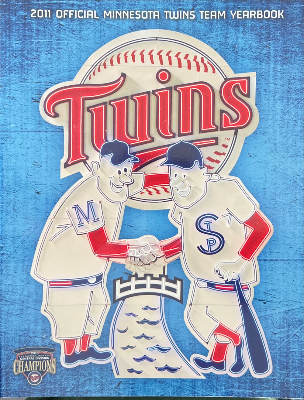 Twins Yearbook 2011  magazine collectible - Main Image 1