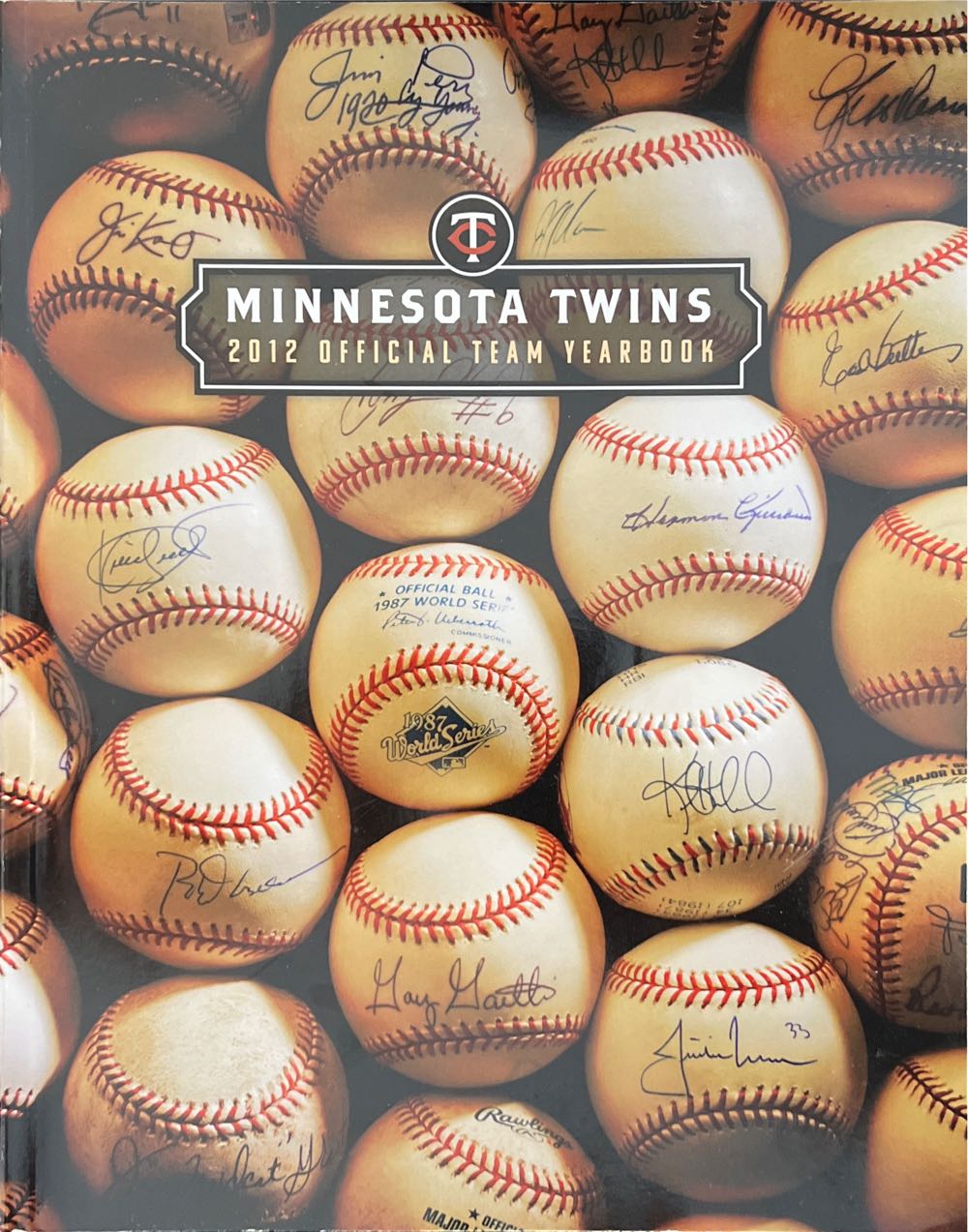 Twins Yearbook 2012  magazine collectible - Main Image 1