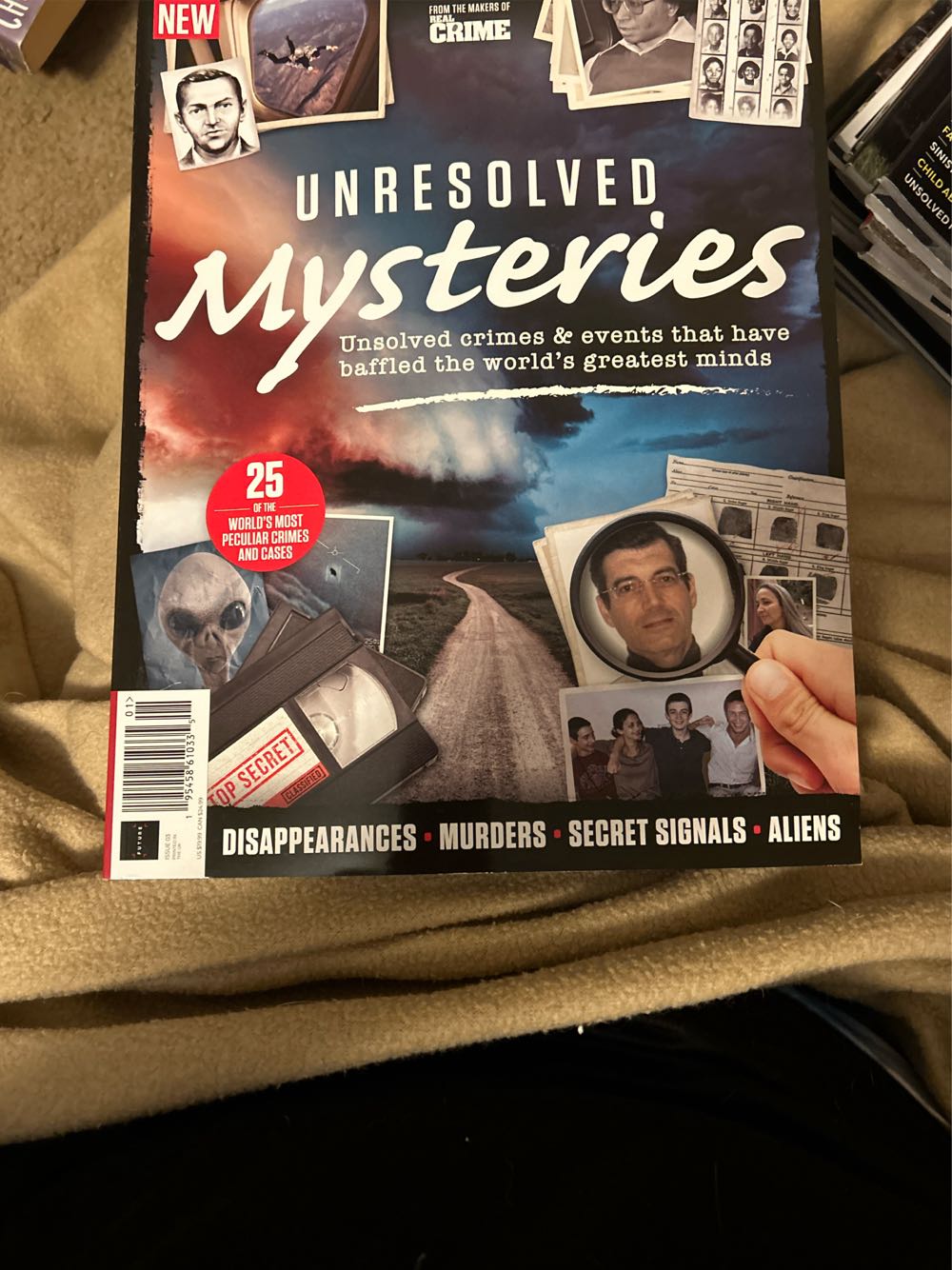 Unsolved Mysteries  magazine collectible [Barcode 19545861033501] - Main Image 1