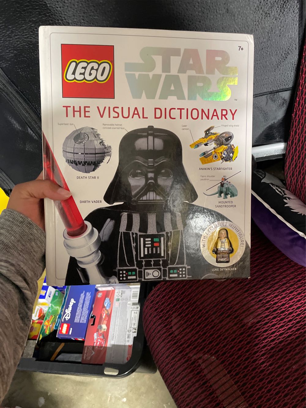 Lego Star Wars The Visual Dictionary  magazine collectible [Barcode 9781405347471] - Main Image 2
