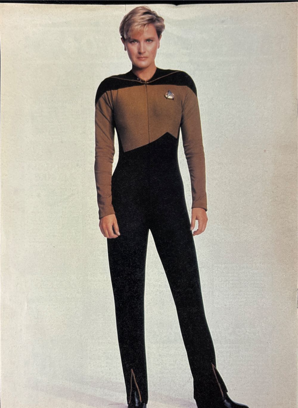 Star Trek The Next Generation 19th Jan 1991  (January) magazine collectible [Barcode 977096106900201] - Main Image 2