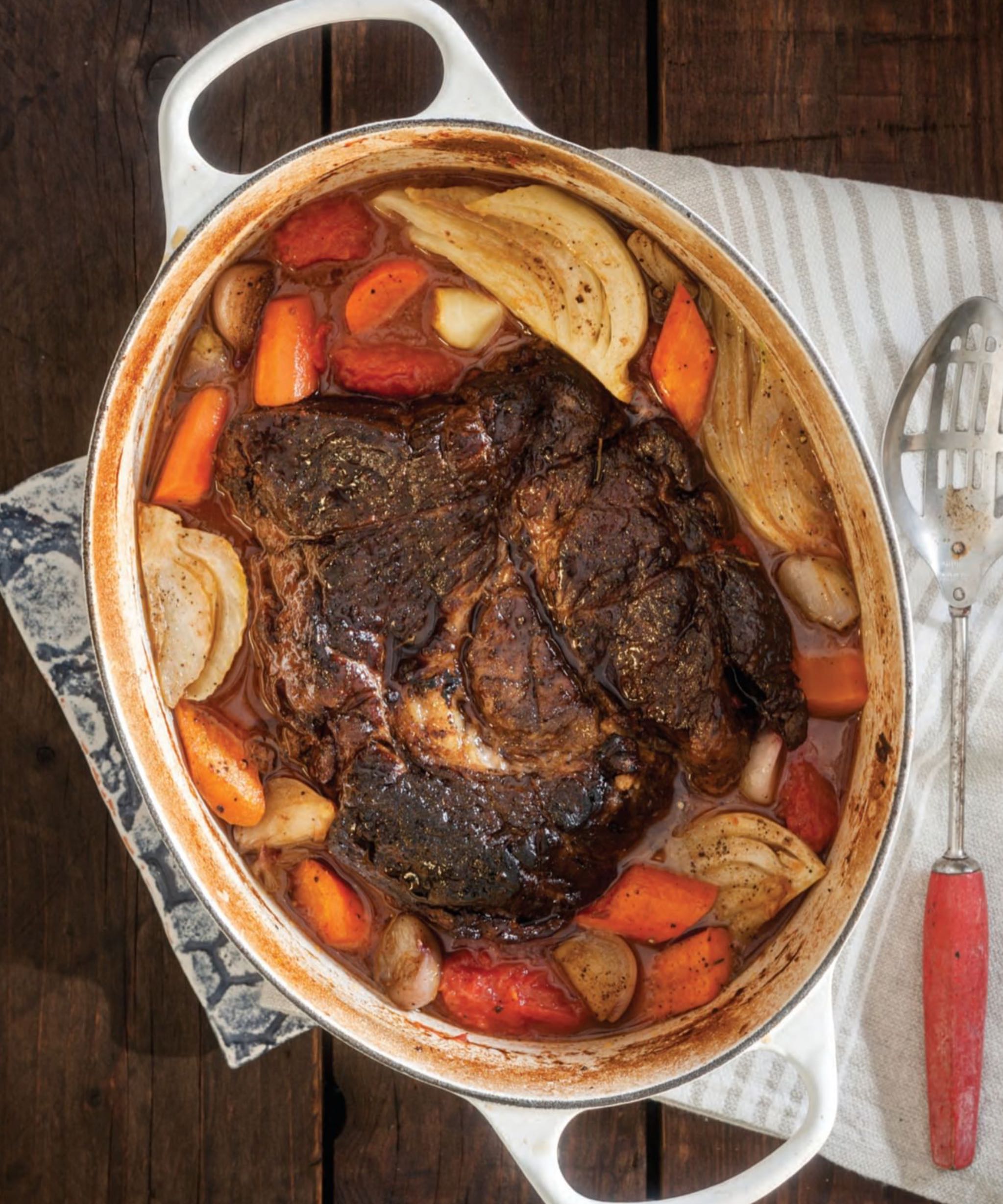 Southern Cast Iron Dutch Oven Recipes  2022 November  (November) magazine collectible - Main Image 2