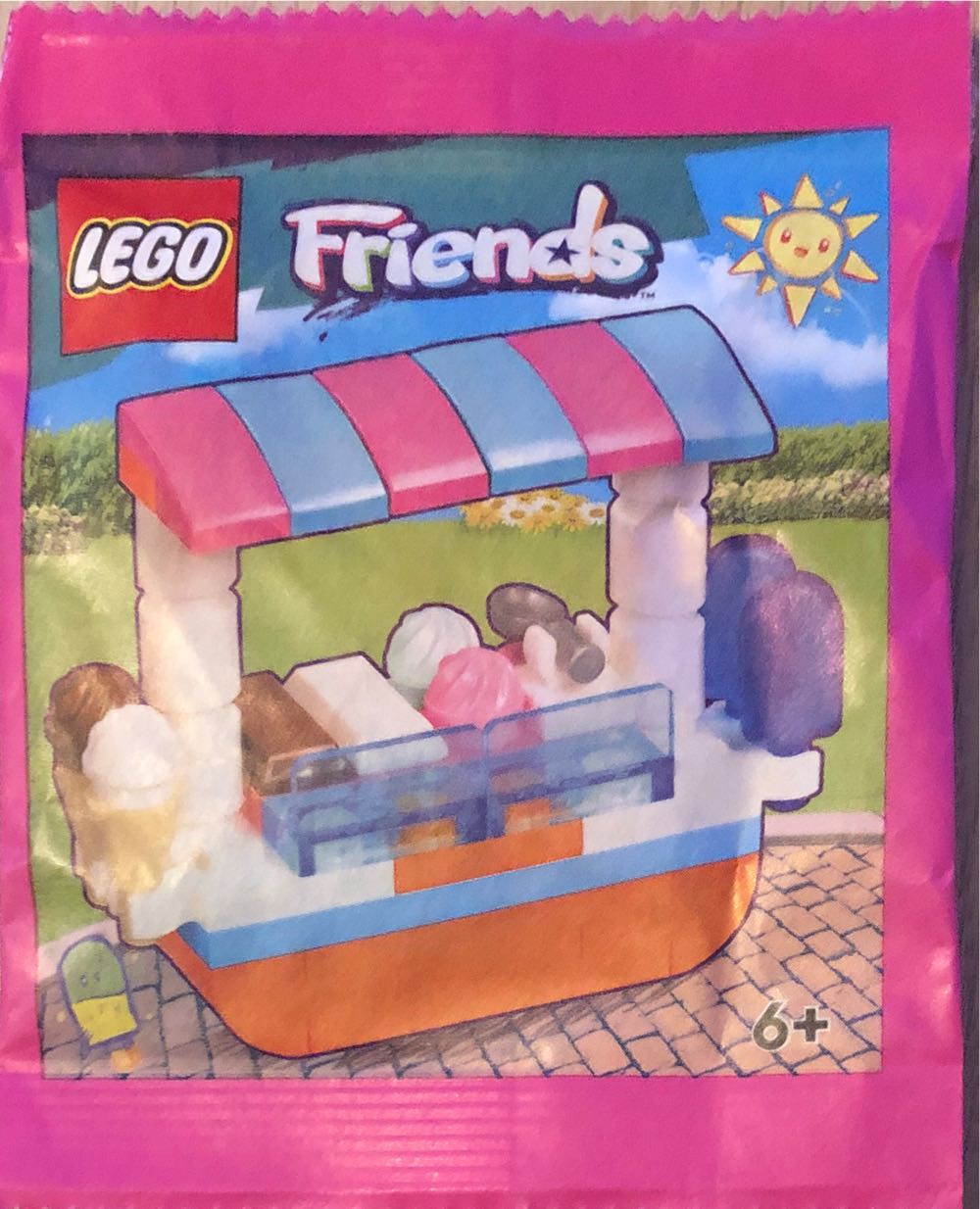 Lego Friends  (August) magazine collectible [Barcode 977205529006427] - Main Image 2