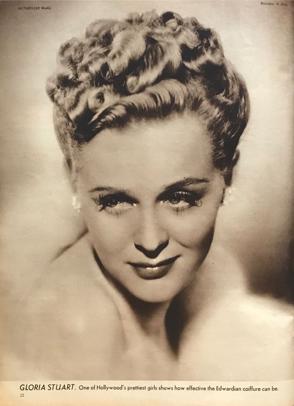 Picturegoer  (December) magazine collectible - Main Image 4