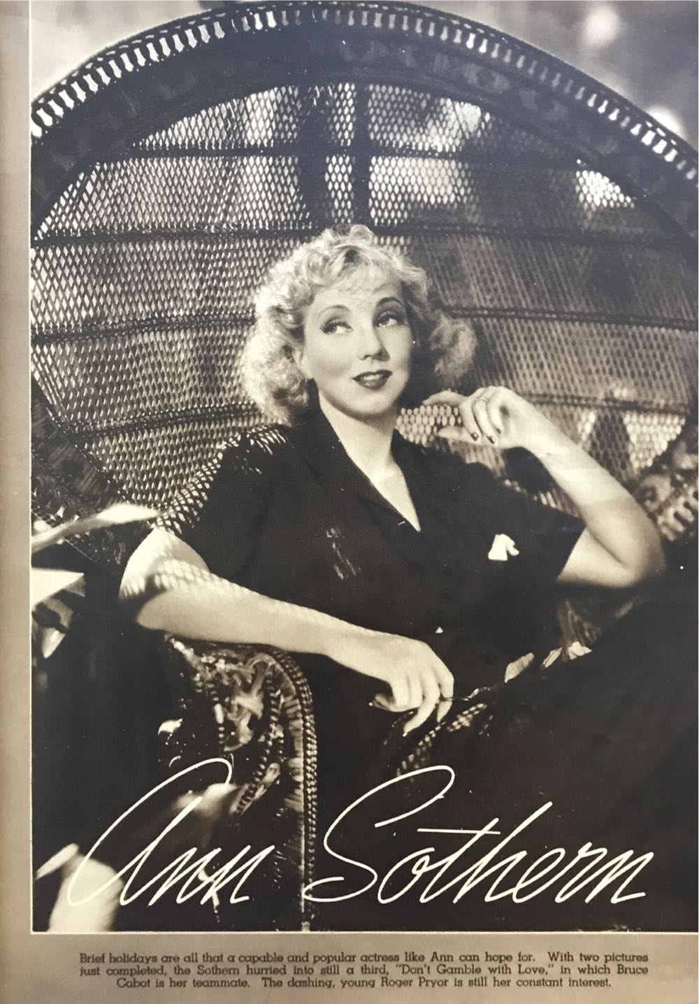 Modern Screen  (April) magazine collectible - Main Image 3