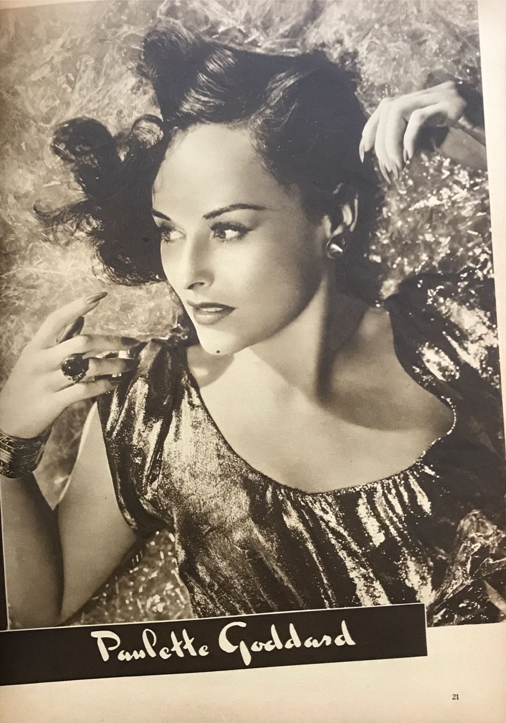 Modern Screen  (April) magazine collectible - Main Image 3