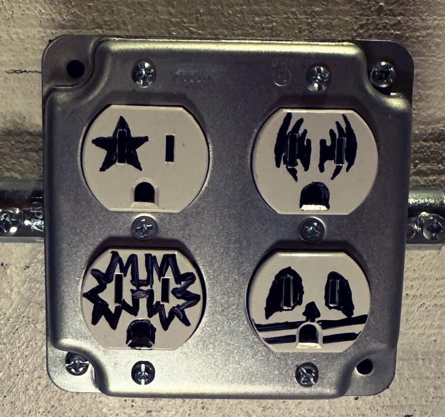 Cracked Monster Party 27  magazine collectible - Main Image 2