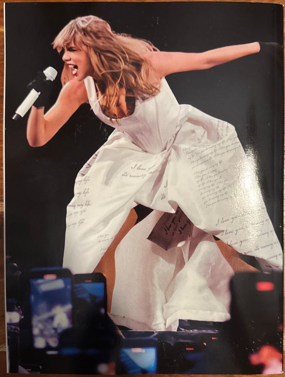 Taylor Style & Substance  (December) magazine collectible [Barcode 07391740095912] - Main Image 2