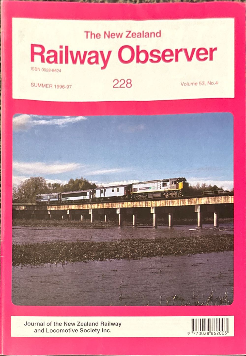 The Spotlight Is On Nicholas Hoult L’Officiel AMTD Men Spring 2023