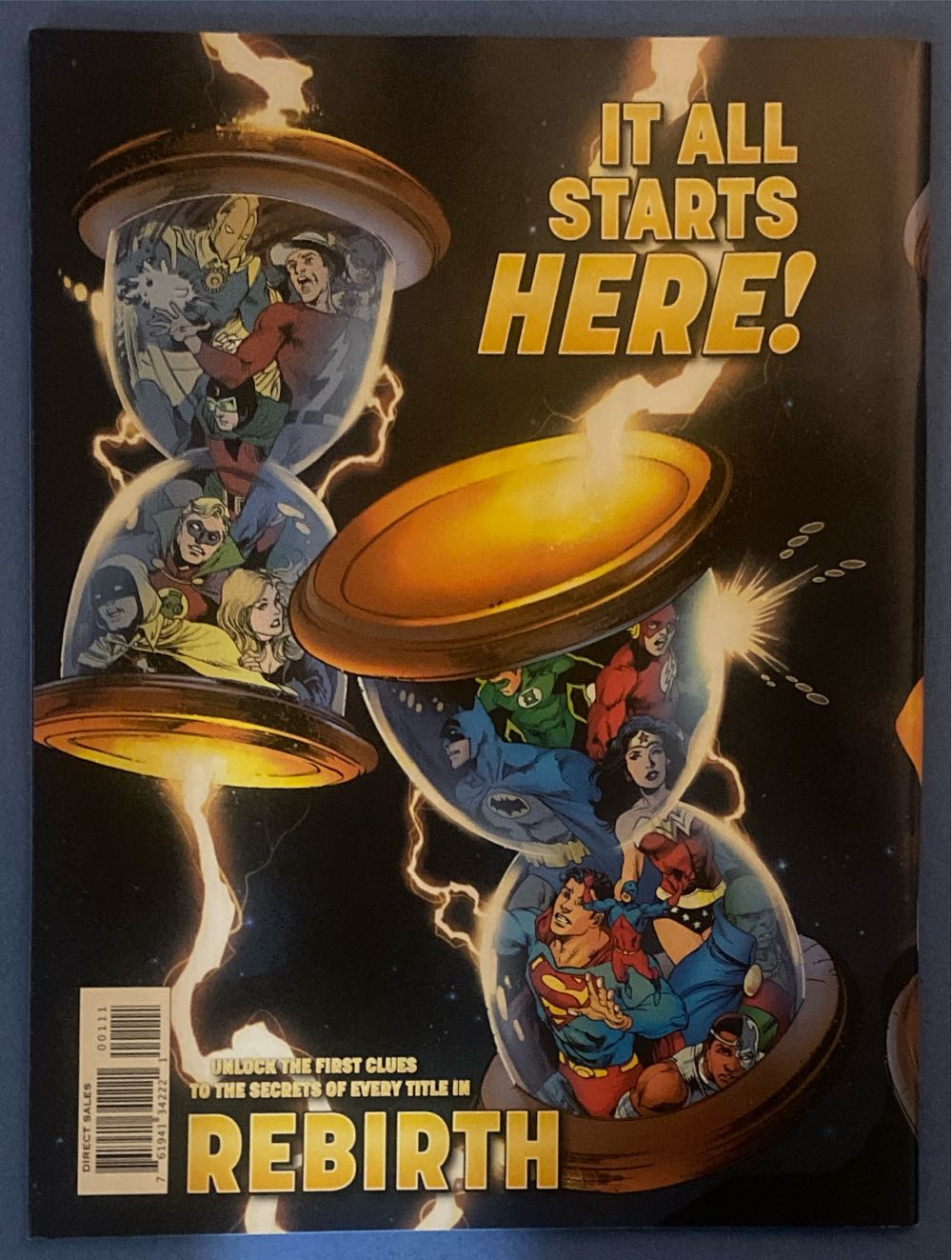 DC Comics Previews (2016 DC/Diamond) Apr 2016  (April) magazine collectible [Barcode 76194134222100111] - Main Image 2