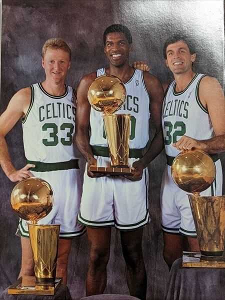 1992 BECKETT BASKETBALL  (August) magazine collectible - Main Image 2