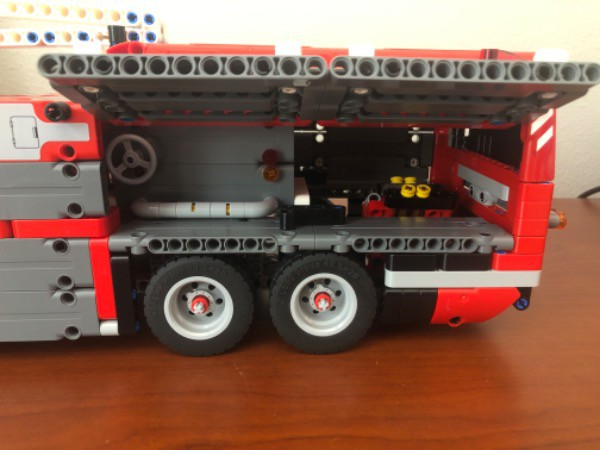 Flughafen Fire Truck  magazine collectible - Main Image 3