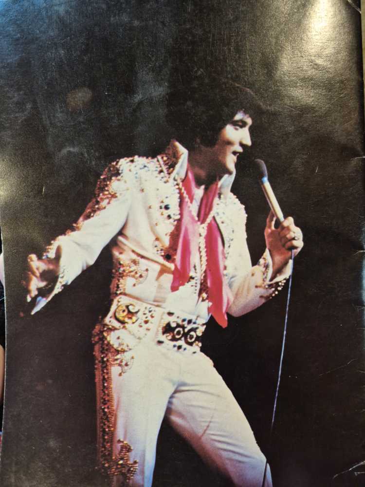 A Tribute To The King  magazine collectible - Main Image 2