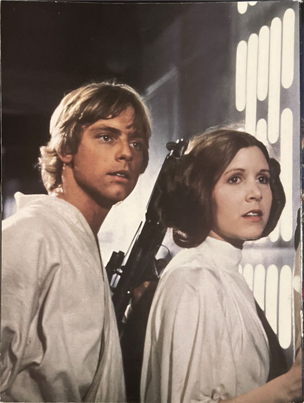 Newesweek Special Edition: Celebrating The Conclusion Of The Skywalker Saga  (January) magazine collectible [Barcode 05511357094001] - Main Image 2