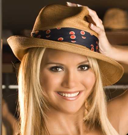 November 2007  (November) magazine collectible - Main Image 2