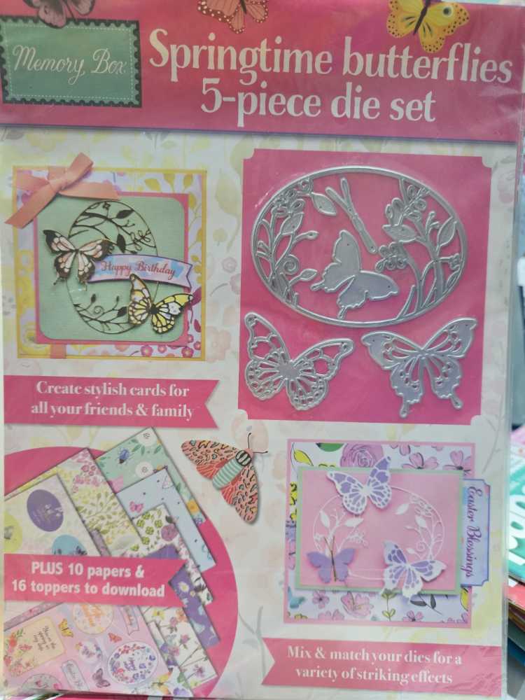 Die-Cutting Essentials   magazine collectible [Barcode 501755832700388] - Main Image 2