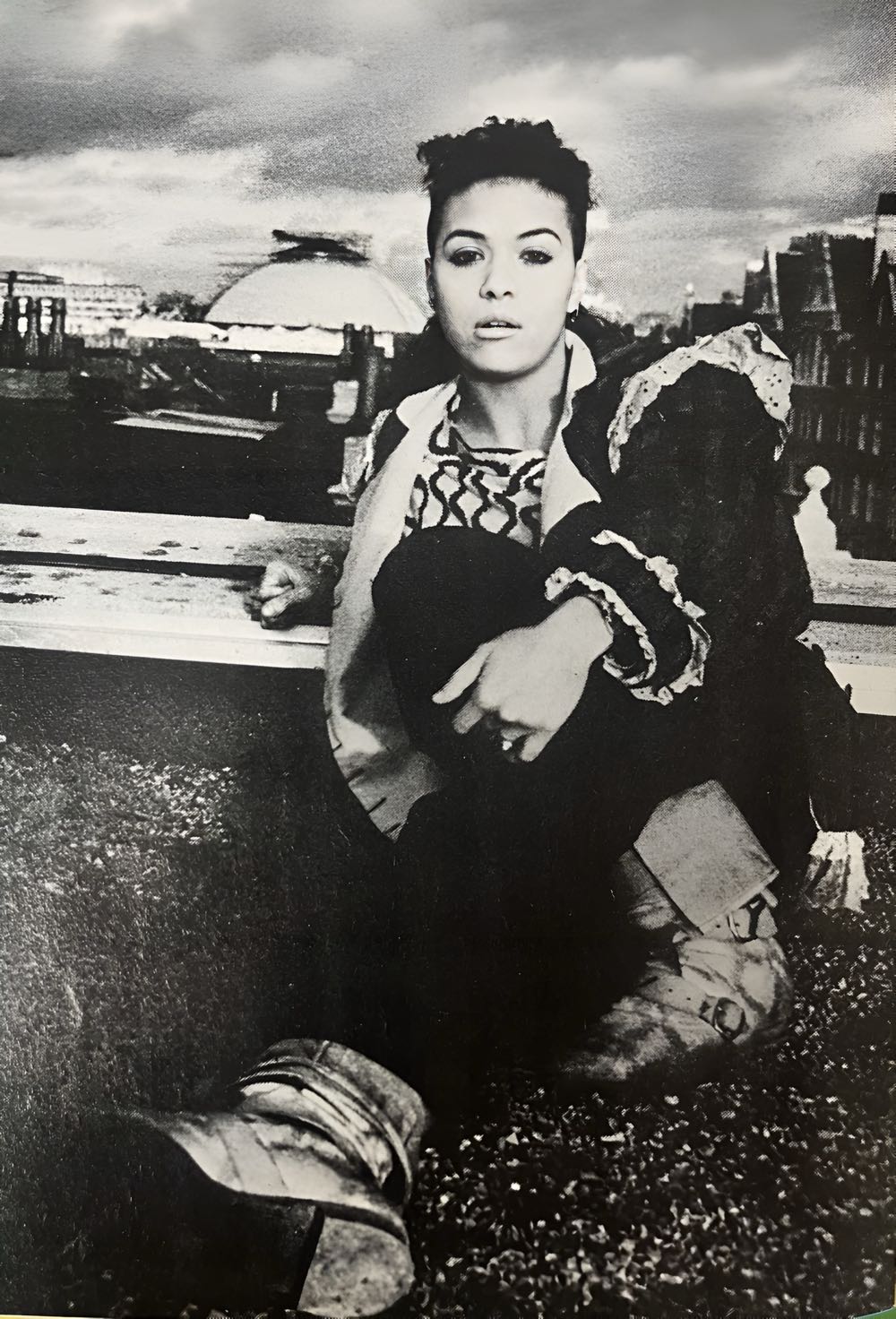 Smash Hits 8202/03 Feb18 to Mar03 1982 Heaven 17  (February) magazine collectible - Main Image 2