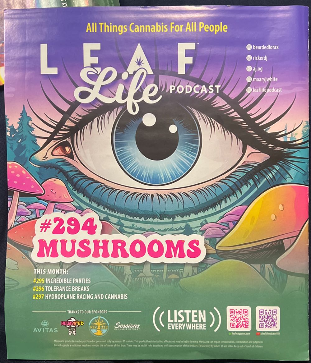 The Harvest Issue  (November) magazine collectible - Main Image 4