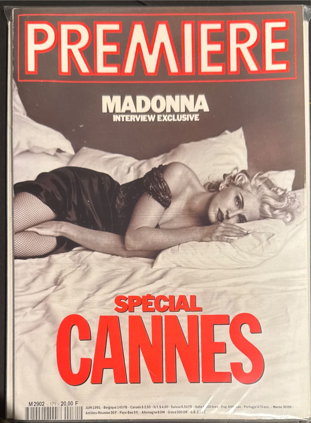 Hero Magazine Nicholas Hoult 2015/2016