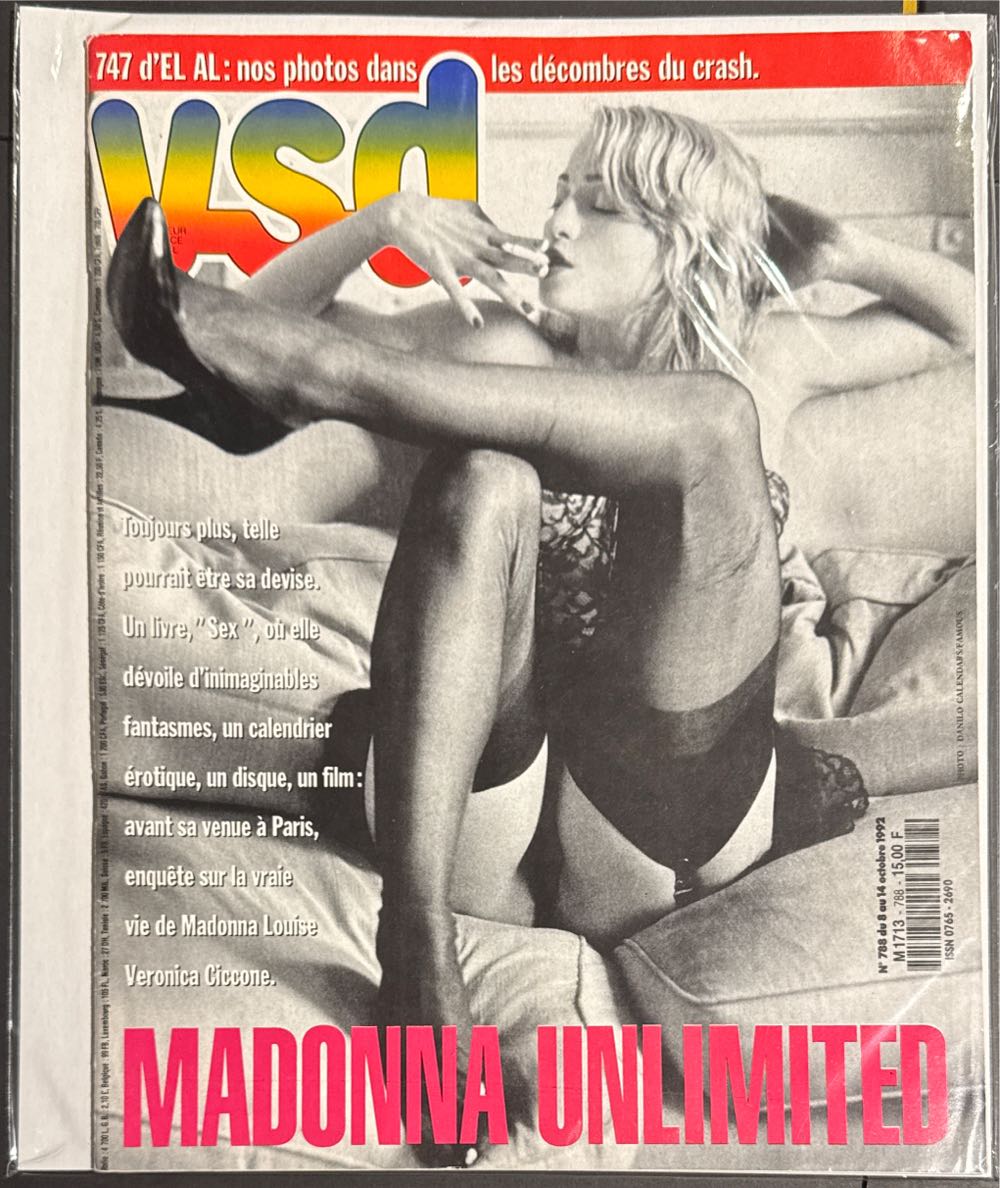 VSD  (October) magazine collectible - Main Image 1