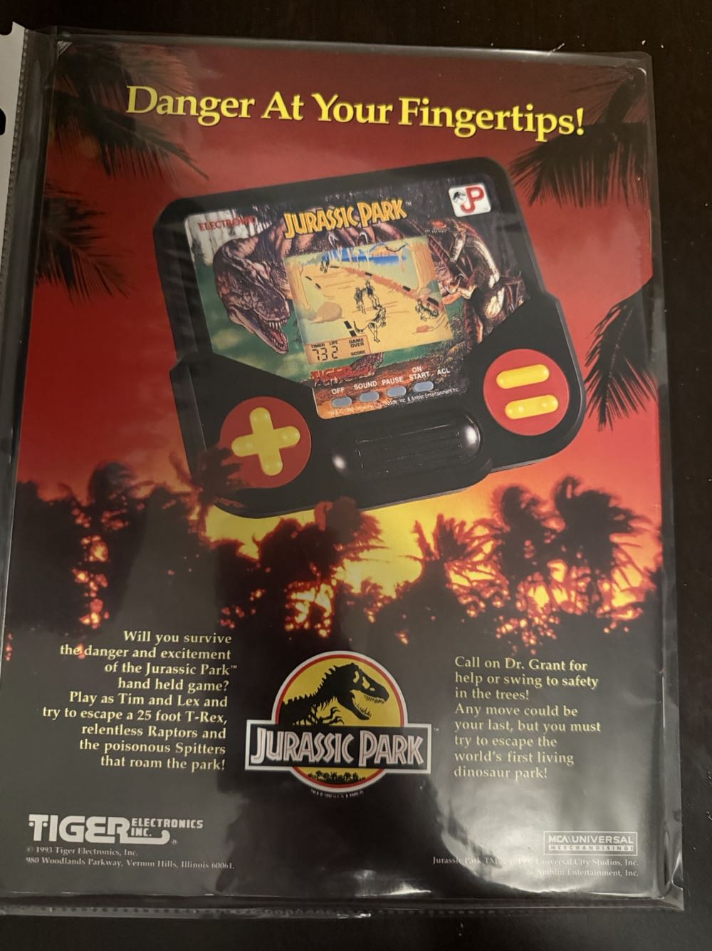 Jurassic Park: Official Souvenir Edition  magazine collectible - Main Image 2