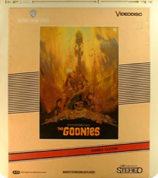 The Goonies VHD movie collectible [Barcode 025757114749] - Main Image 1