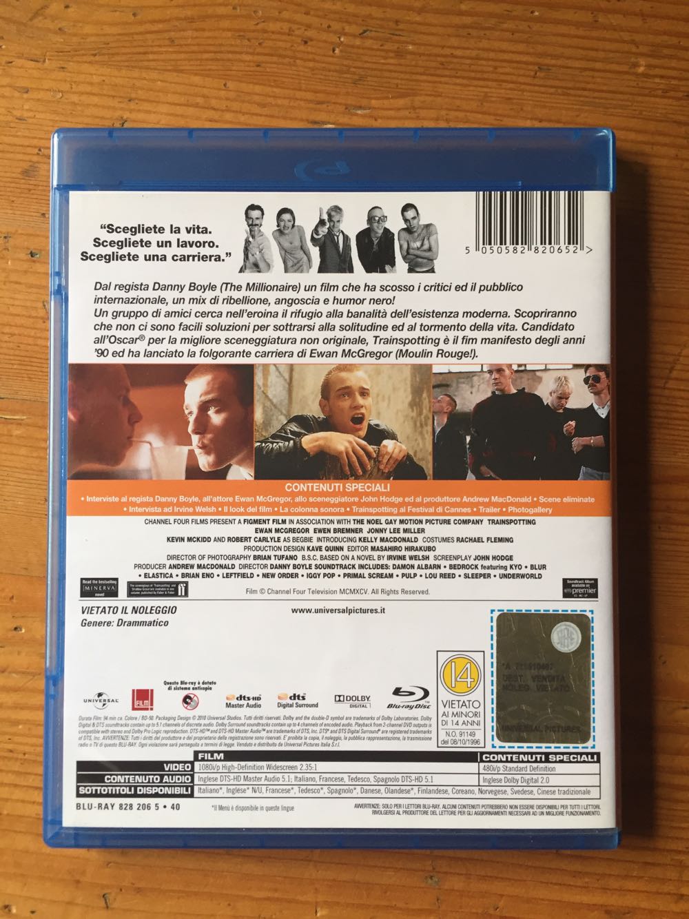 Trainspotting Apple TV+ movie collectible [Barcode 5050582820652] - Main Image 2
