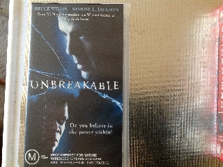 Unbreakable VHS movie collectible [Barcode 9398571297020] - Main Image 1